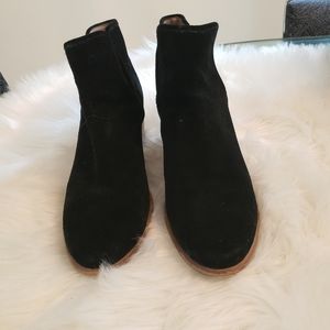 HINGE BRAND black suede booties size 8.5